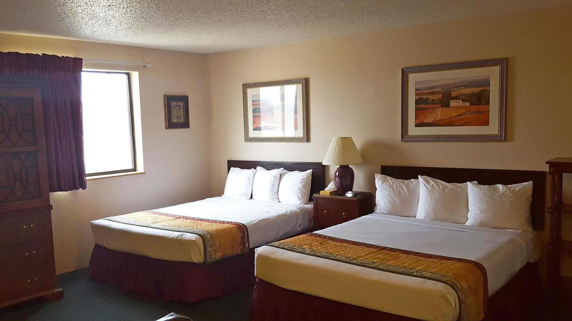 Americas Best Value Inn & Suites Cassville Roaring River Екстериор снимка